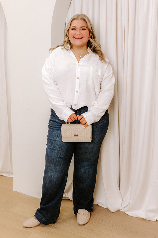 Coastal Cruise Button Up Curves Image - 2