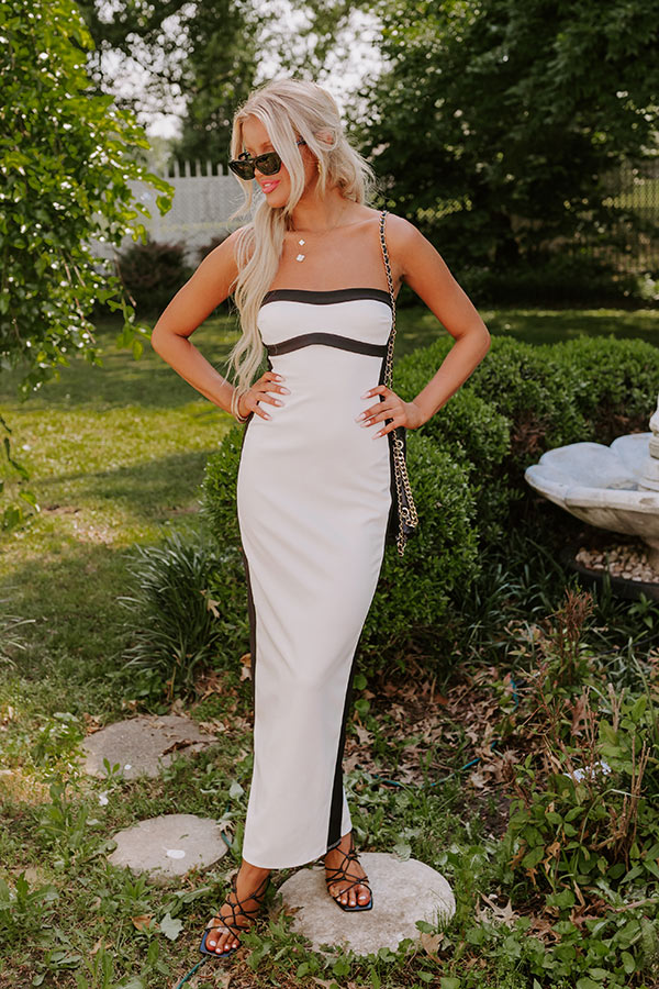 Elegant Evening Maxi Dress Image - 3