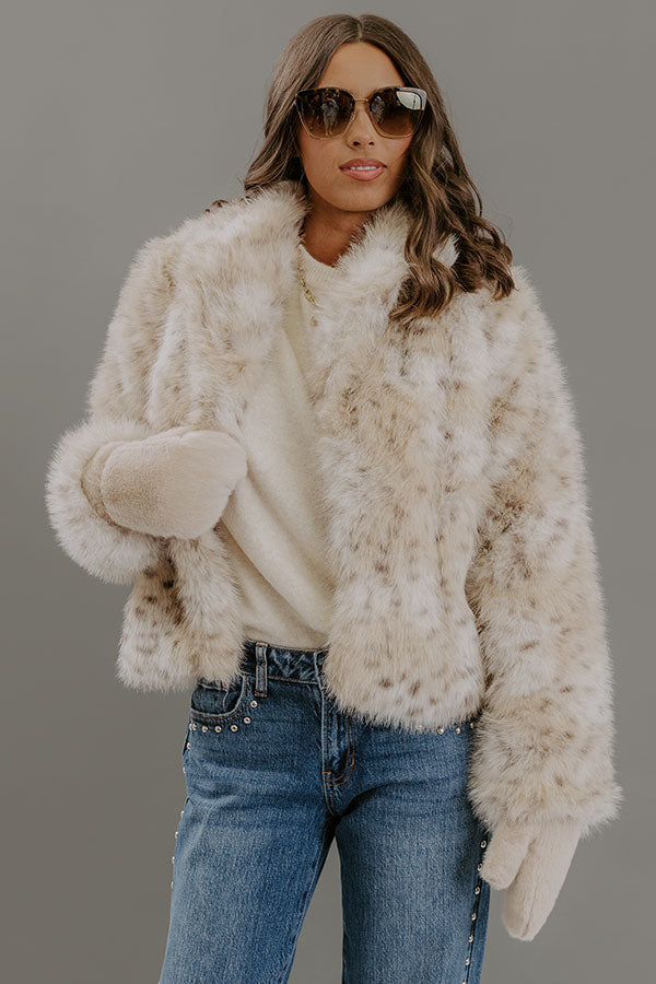 Cozy Feels Faux Fur Mittens in Oatmeal Image - 3