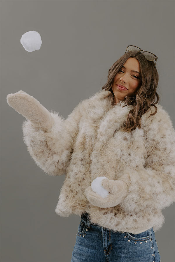 Cozy Feels Faux Fur Mittens in Oatmeal Image - 4